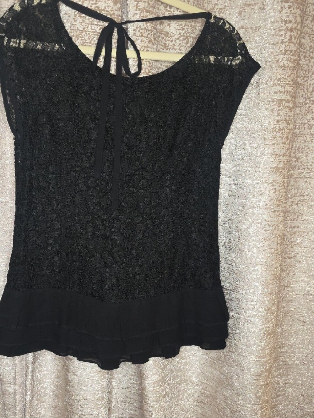 Alice + Olivia Black Lace Beaded Cap-Sleeve Top Size M - Picture 11 of 16